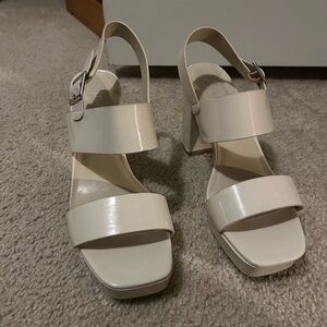 Women’s cream heels, only worn a few times, great condition! Size 9.